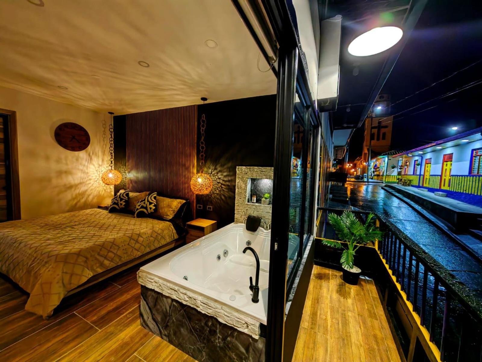 Habitacion Deluxe 2 Con Jacuzzi A 20 Mt Del Parque ซาเลนโต ภายนอก รูปภาพ